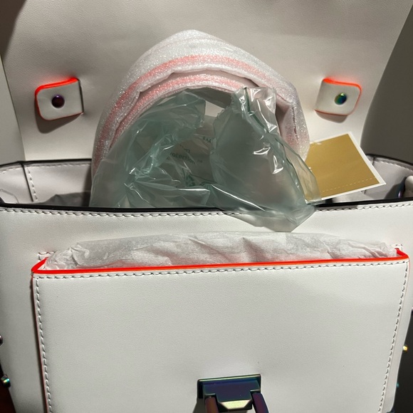 Michael Kors White Manhattan Purse - Picture 6 of 7